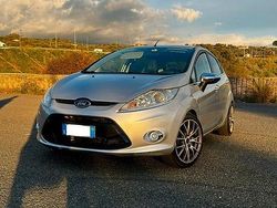 Grigio Usata 2010 Ford Fiesta Titanium Tre volumi | 4100 € (Molto cara)