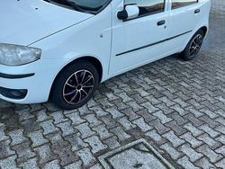 Bianco Usata 2011 Fiat Punto Due volumi | 3000 € (Buon prezzo)