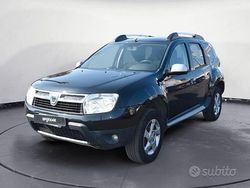 Nero Usata 2010 Dacia Duster Lauréate SUV | 3700 € (Buon prezzo)
