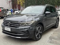 Grigio Usata 2022 VW Tiguan R-line SUV | 28.400 € (Buon prezzo)