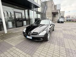 Nero ossidiana Usata 2005 Mercedes SLK200 Cabrio | 12.300 € (Buon prezzo)