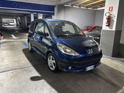 Usata 2006 Peugeot 1007 Due volumi | 2900 € (Buon prezzo)