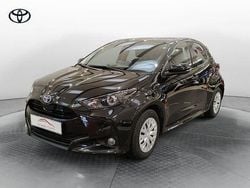 Nero Usata 2024 Toyota Yaris Hybrid Active Tre volumi | 19.900 € (Buon prezzo)