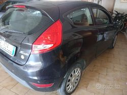 Nero Usata 2011 Ford Fiesta Due volumi | 3200 € (Ottimo prezzo)
