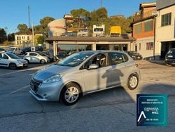 Argento Usata 2014 Peugeot 208 Allure Due volumi | 6700 € (Cara)