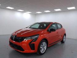 Arancione Nuova 2025 Renault Clio V Evolution Tre volumi | 16.990 € (Buon prezzo)