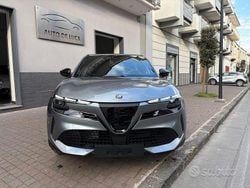 Grigio Nuova 2025 Alfa Romeo GT Junior Edizione Speciale Tre volumi | 27.999 € (Buon prezzo)