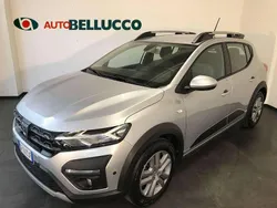 Grigio chiaro Usata 2022 Dacia Sandero Expression Due volumi | 14.300 € (Buon prezzo)