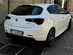 Bianco Usata 2016 Alfa Romeo Giulietta Due volumi | 10.200 € (Molto cara)