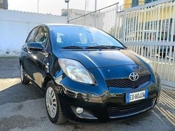 Nero Usata 2010 Toyota Yaris Sol Tre volumi | 3800 € (Buon prezzo)
