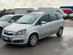 Grigio Usata 2006 Opel Zafira Enjoy Monovolume | 1900 € (Buon prezzo)