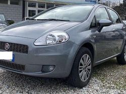 Grigio scuro Usata 2009 Fiat Grande Punto Active Due volumi | 2200 € (Buon prezzo)