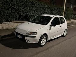 Usata 2000 Fiat Punto Due volumi | 2500 € (Molto cara)