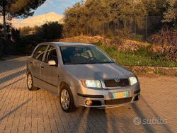 Grigio Usata 2004 Skoda Fabia Tre volumi | 1900 €
