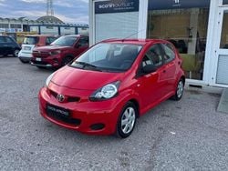 Red met Usata 2011 Toyota Aygo Due volumi | 6500 € (Buon prezzo)