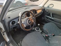Bianco Usata 2005 Mini One D Due volumi | 2500 € (Buon prezzo)