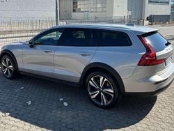Grigio Usata 2023 Volvo V60 CC Ultimate Station wagon | 25.500 € (Super prezzo)