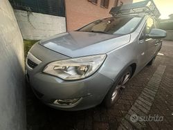 Grigio Usata 2010 Opel Astra Station wagon | 1150 €