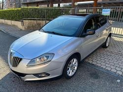 Bicolore Usata 2011 Lancia Delta Due volumi | 4900 € (Buon prezzo)