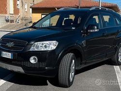 Nero Usata 2009 Chevrolet Captiva SUV | 6499 € (Molto cara)
