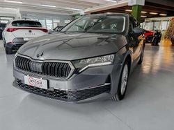Grigio Usata 2024 Skoda Octavia Executive Station wagon | 27.850 € (Buon prezzo)