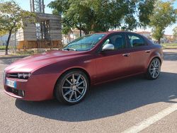 Rosso Usata 2007 Alfa Romeo 159 Tre volumi | 2600 € (Buon prezzo)
