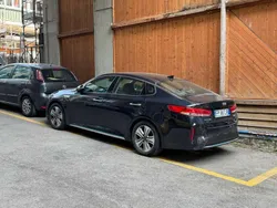 Blu/azzurro Usata 2018 Kia Optima Hybrid 2 Tre volumi | 10.000 €