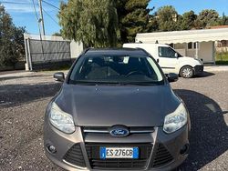 Grigio Usata 2013 Ford Focus Individual Tre volumi | 4990 € (Cara)
