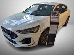 Bianco Nuova 2025 Ford Focus ST-Line Tre volumi | 29.915 € (Molto cara)