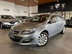 Argento Usata 2015 Opel Astra Cosmo Station wagon | 5900 € (Buon prezzo)