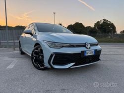 Grigio Usata 2024 VW Golf VIII R-line Plus Tre volumi | 32.900 € (Cara)