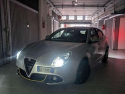 Argento Usata 2015 Alfa Romeo Giulietta Distinctive Due volumi | 8500 € (Cara)