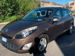 Usata 2011 Renault Scénic Monovolume | 2500 €