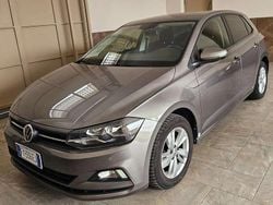 Grigio Usata 2019 VW Polo Comfortline Tre volumi | 9499 € (Buon prezzo)