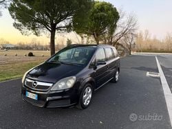 Nero Usata 2006 Opel Zafira Cosmo Monovolume | 2500 € (Buon prezzo)