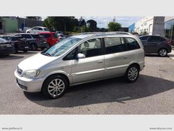 Argento Usata 2004 Opel Zafira Elegance Monovolume | 2450 € (Cara)