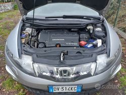 Argento Usata 2009 Honda Civic Elegance Tre volumi | 3800 € (Buon prezzo)