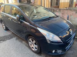 Nero Usata 2011 Peugeot 5008 Monovolume | 5000 € (Buon prezzo)