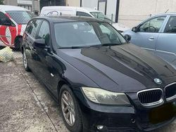 Nero Usata 2009 BMW 318 Station wagon | 1600 €