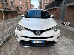 Bianco Usata 2016 Toyota RAV4 Style SUV | 15.900 € (Cara)