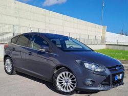 Grigio Usata 2011 Ford Focus Titanium Tre volumi | 3900 € (Buon prezzo)