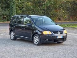 Nero Usata 2007 VW Touran Trendline Monovolume | 3999 € (Buon prezzo)