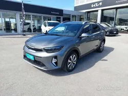 Grigio Usata 2024 Kia Stonic Style SUV | 17.400 € (Buon prezzo)
