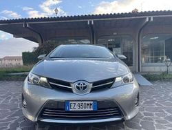 Grigio Usata 2015 Toyota Auris Hybrid Lounge Tre volumi | 9500 € (Buon prezzo)