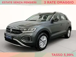 Indium grey metallizzato nero Usata 2024 VW T-Roc Life SUV | 25.900 € (Buon prezzo)