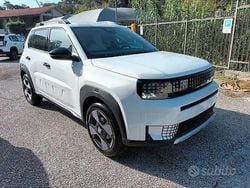 Bianco Nuova 2025 Fiat Grande Panda La Prima Due volumi | 23.700 € (Molto cara)