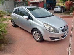 Argento Usata 2010 Opel Corsa Edition Tre volumi | 3200 € (Buon prezzo)