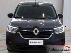 Grigio scuro Usata 2024 Renault Kangoo Monovolume | 16.311 € (Ottimo prezzo)