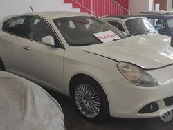 Bianco Usata 2011 Alfa Romeo Giulietta Distinctive Tre volumi | 4000 € (Ottimo prezzo)