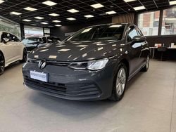 Grigio Usata 2021 VW Golf VIII Life Tre volumi | 18.890 € (Buon prezzo)